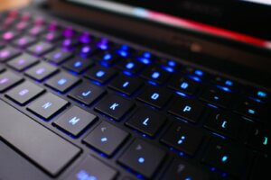 what gaming laptops can run warzone